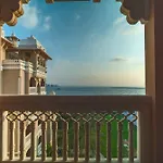 Spacious 2-Bedroom Beachfront Apartment With Pool