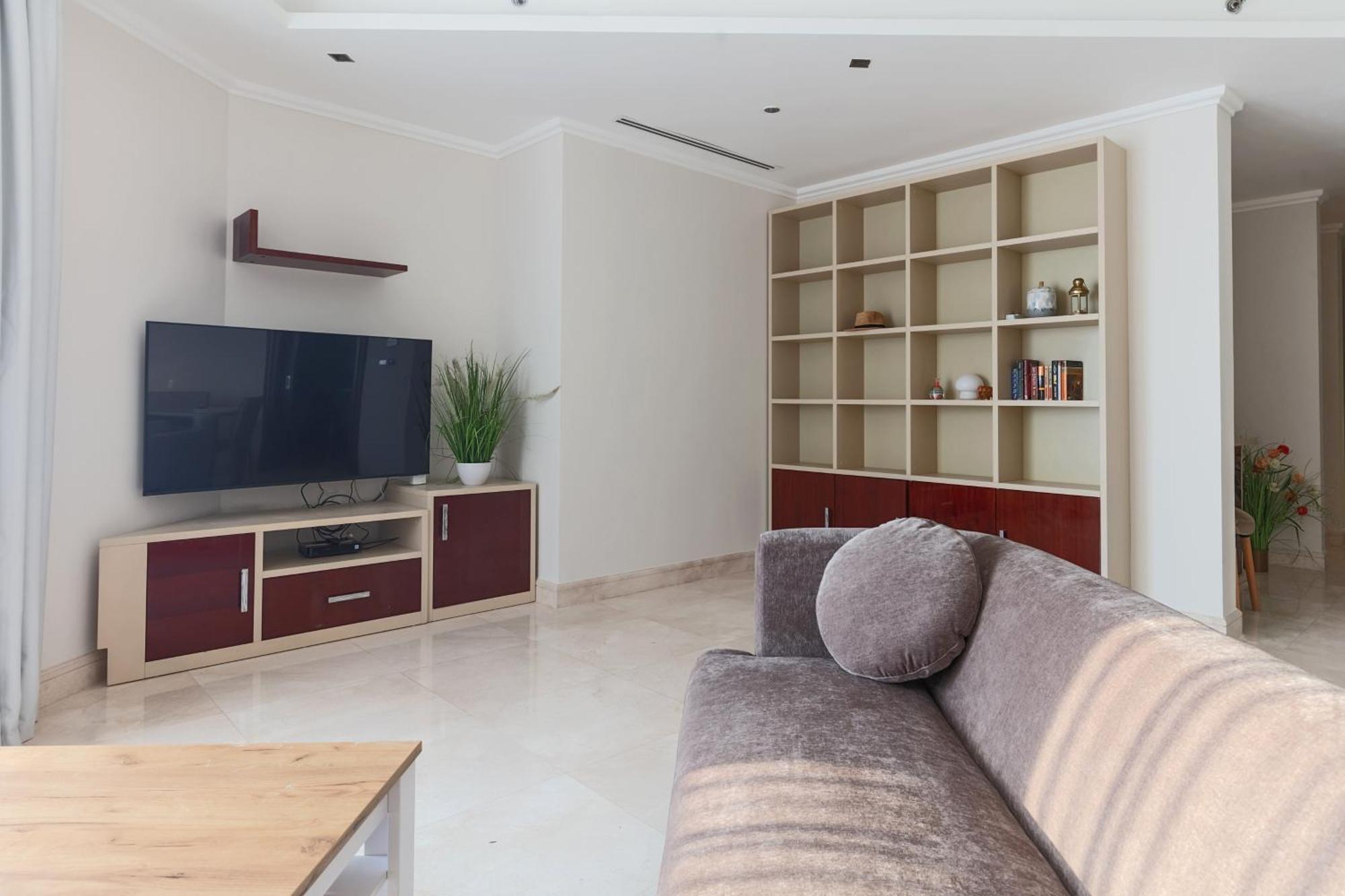 Spacious 2-bedroom Beachfront With Pool Dubai