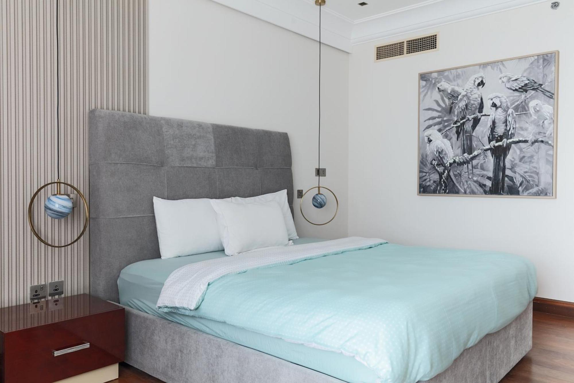 Apartment Spacious 2-bedroom Beachfront With Pool Dubai